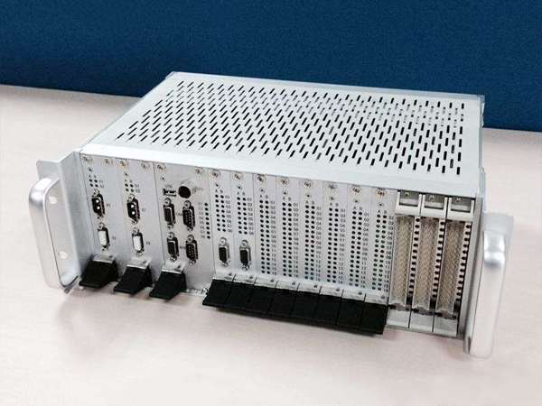 可编程逻辑控制单元